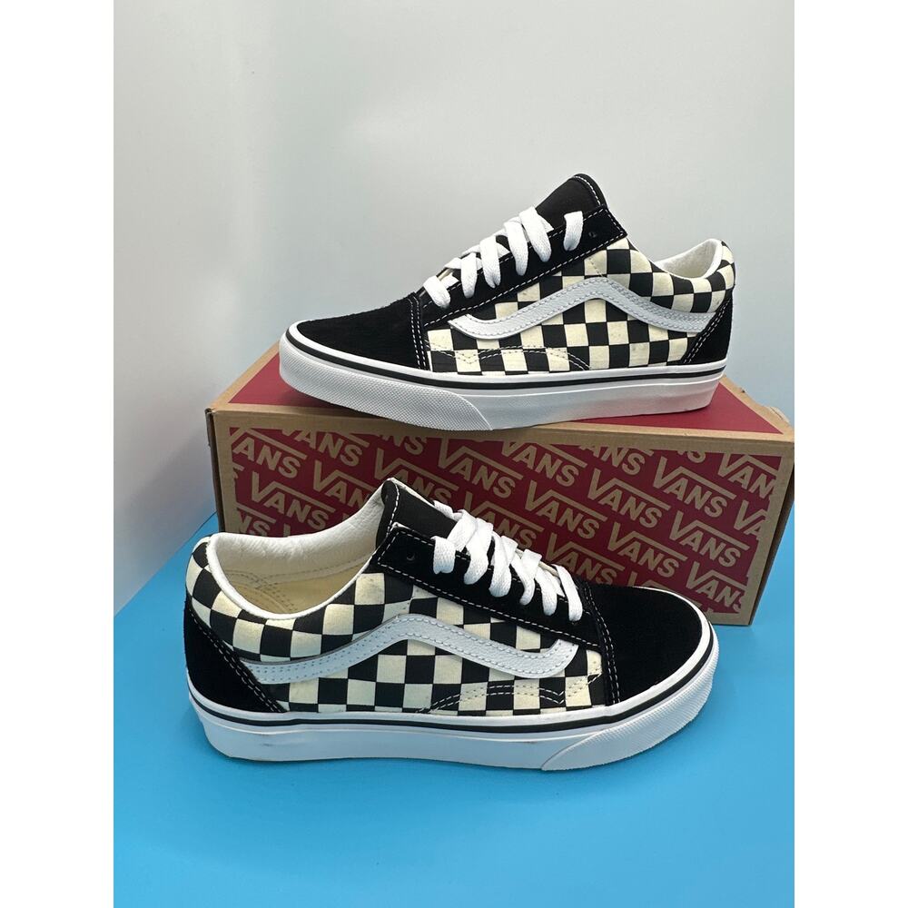 NEW! Vans Old Skool (primary check) Men’s 5.5 Women’s 7.0 new in box!
